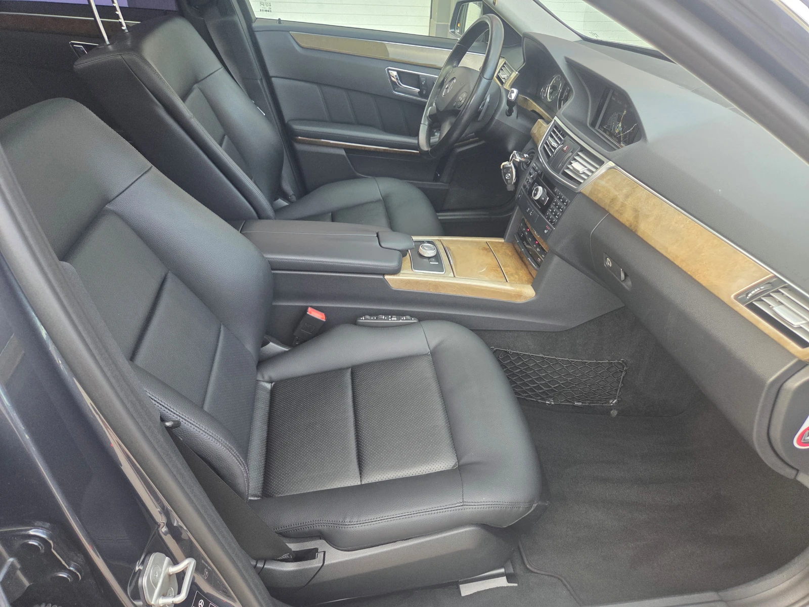 Mercedes-Benz E 350 CDI-ELEGANCE(265 Hp)AT/Navi/Камера, снимка 15 - Автомобили и джипове - 54829435