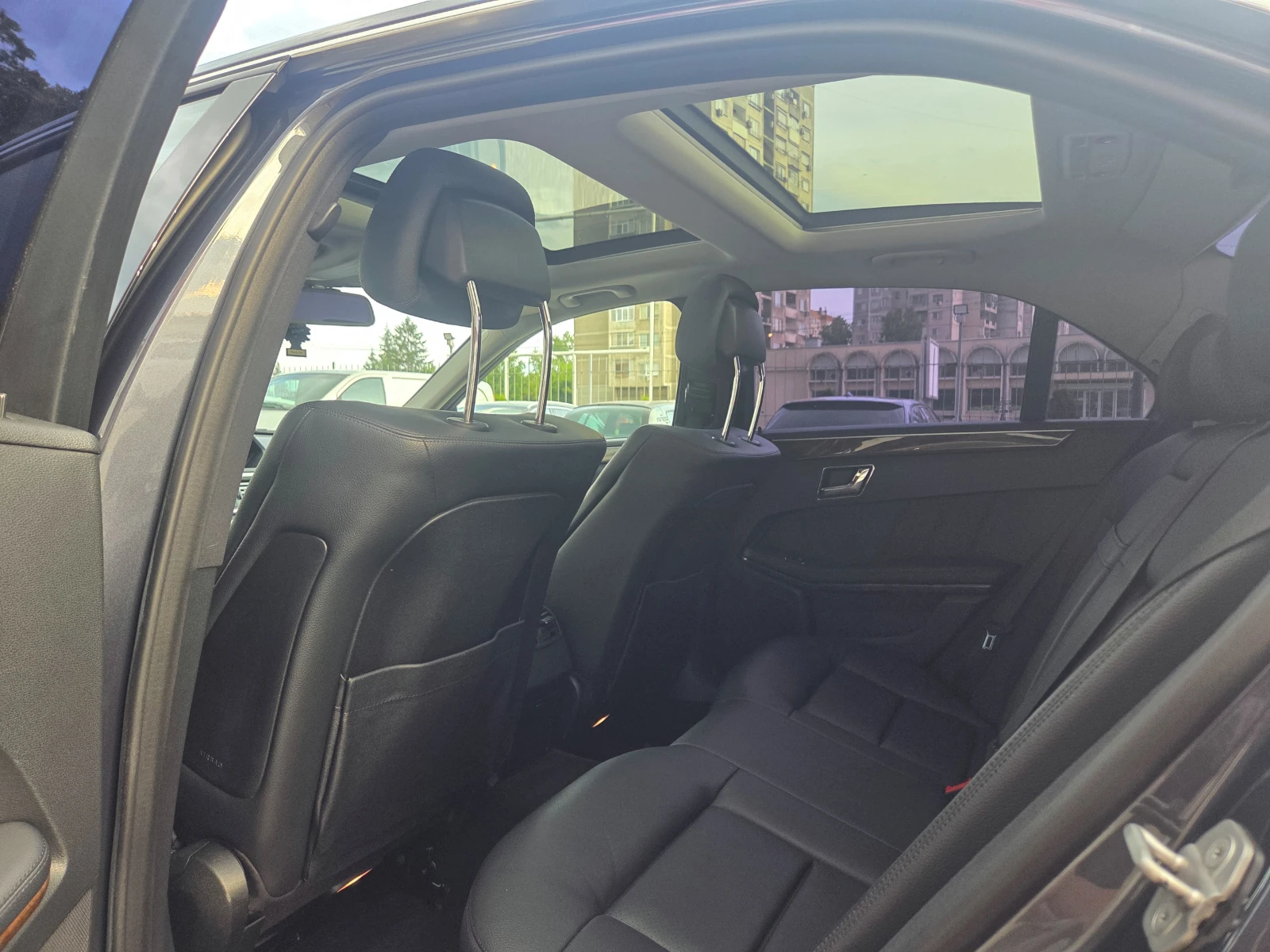 Mercedes-Benz E 350 CDI-ELEGANCE(265 Hp)AT/Navi/Камера, снимка 16 - Автомобили и джипове - 54829435