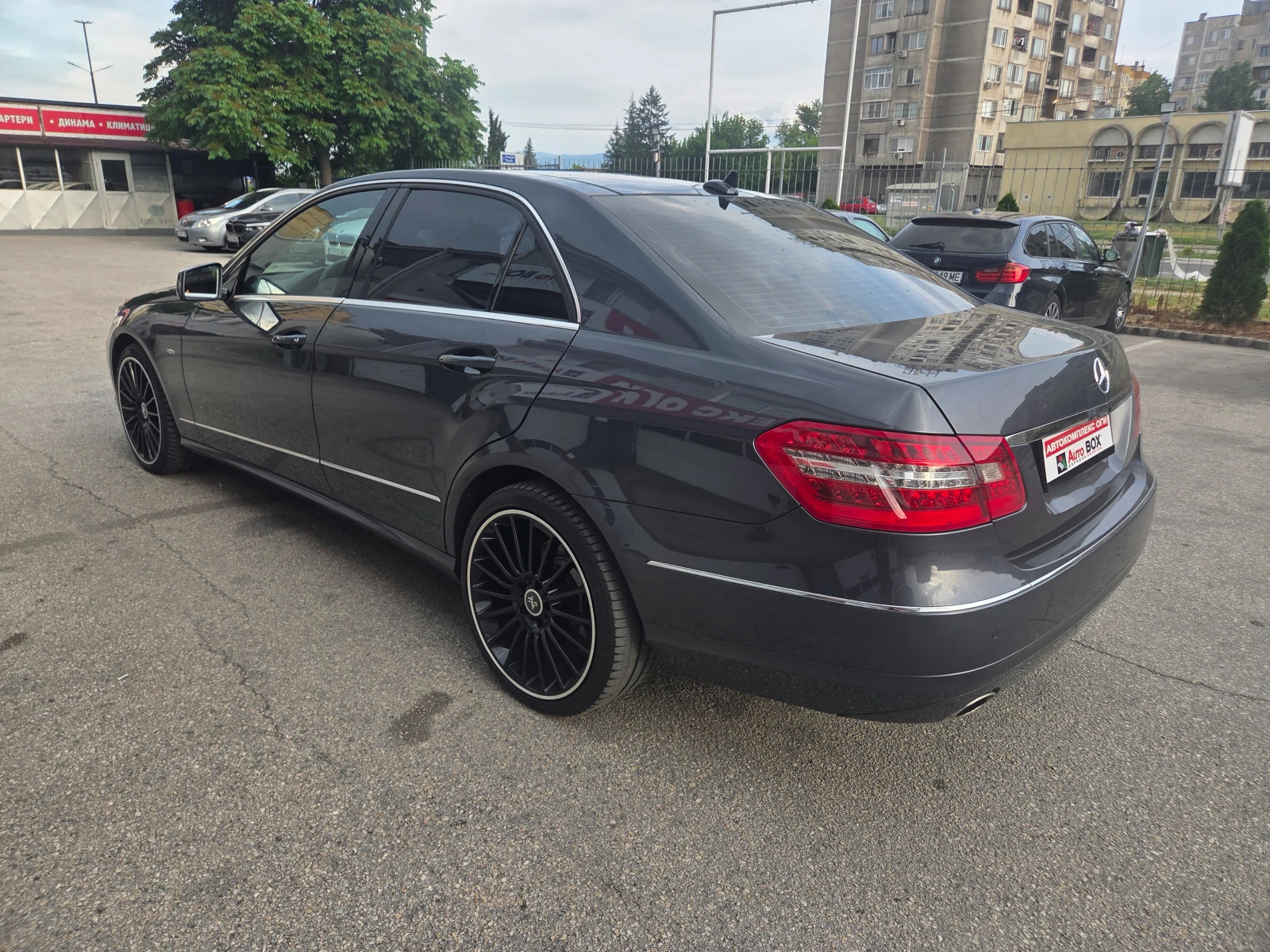 Mercedes-Benz E 350 CDI-ELEGANCE(265 Hp)AT/Navi/Камера, снимка 3 - Автомобили и джипове - 54829435