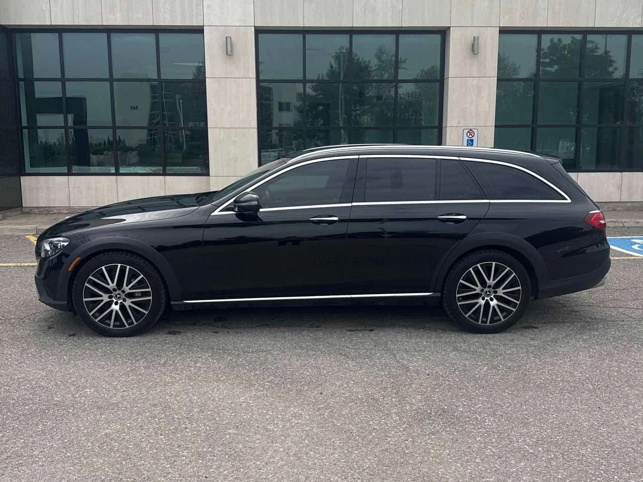 Mercedes-Benz E 450 | DISTRONIC | 360 | HUD | BURMESTER | , снимка 2 - Автомобили и джипове - 54841167