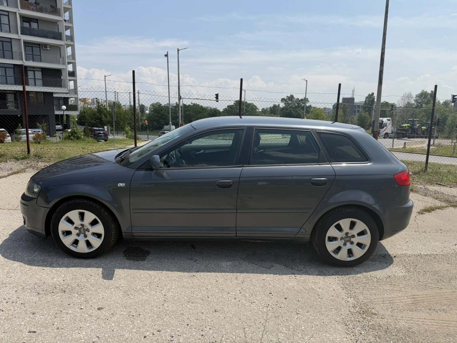 Audi A3 2.0TDI SPORTBACK КЛИМАТРОНИК НОВИ ГУМИ , снимка 6 - Автомобили и джипове - 55157876