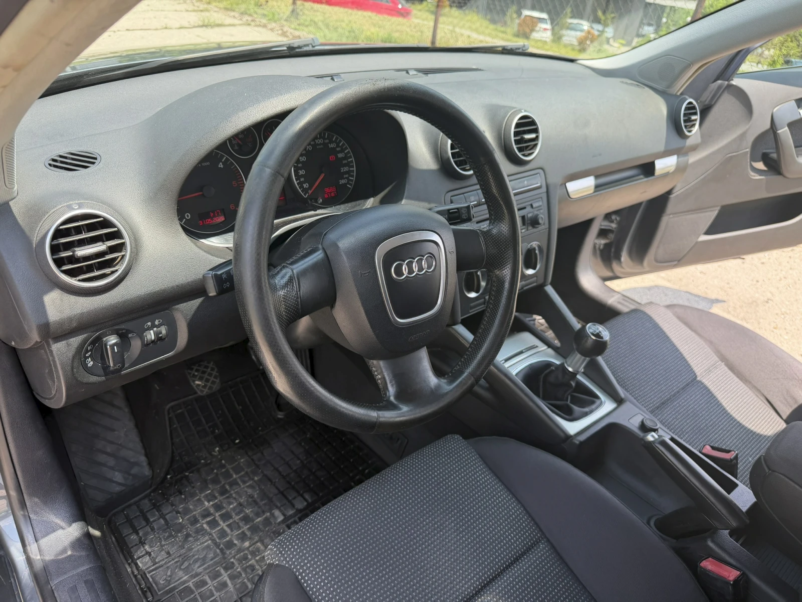 Audi A3 2.0TDI SPORTBACK КЛИМАТРОНИК НОВИ ГУМИ , снимка 8 - Автомобили и джипове - 55157876
