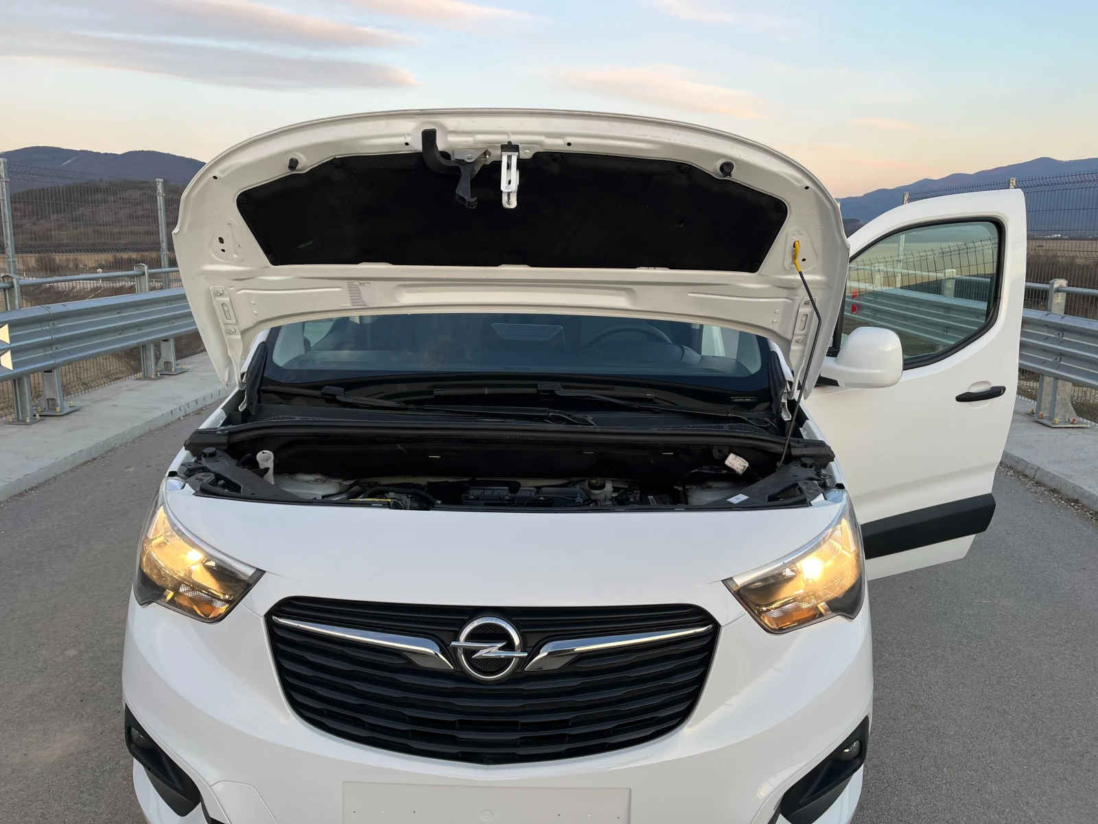 Opel Combo 1.5Maxi, снимка 13 - Автомобили и джипове - 55352139