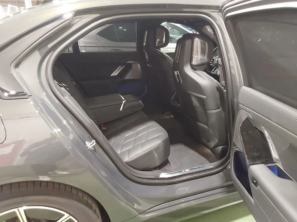 BMW i7 EDRIVE50 leather Navi LED ambient , снимка 7 - Автомобили и джипове - 56288742