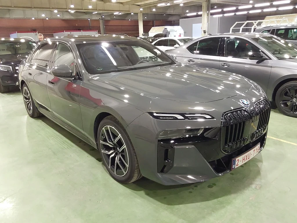 BMW i7 EDRIVE50 leather Navi LED ambient , снимка 2 - Автомобили и джипове - 56288742