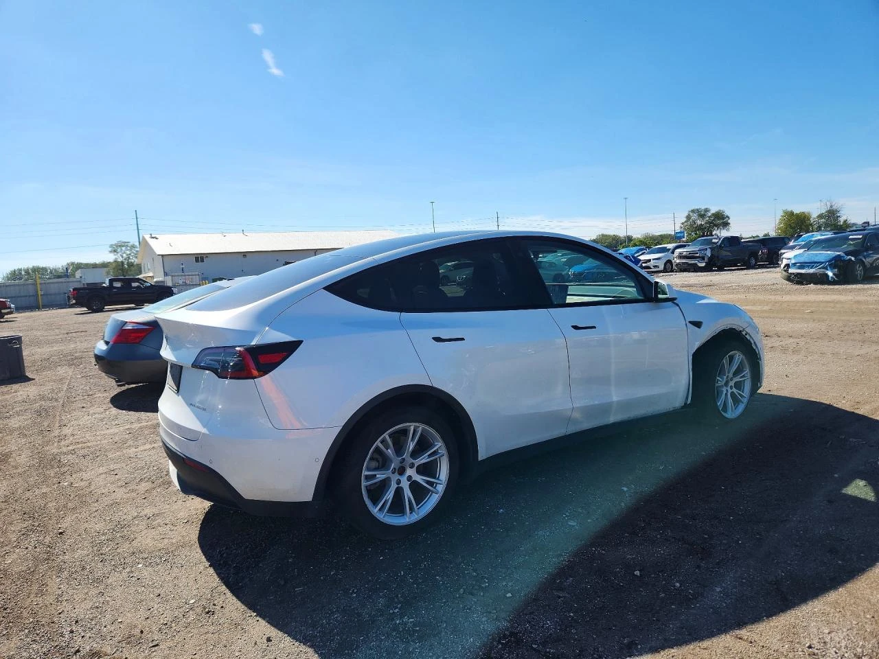 Tesla Model Y, снимка 3 - Автомобили и джипове - 56375071