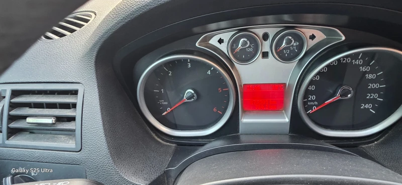 Ford Kuga 2.0d, снимка 8 - Автомобили и джипове - 51912667