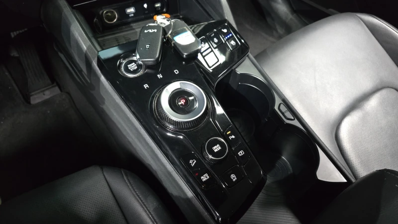 Kia Sportage 2.0 2WD NOBLESSE , снимка 8 - Автомобили и джипове - 52474309