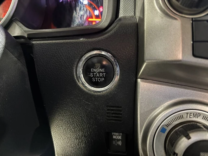 Toyota 4runner ПАНОРАМА* КАМЕРА* KEYLESS* КОЖА* , снимка 13 - Автомобили и джипове - 52722661