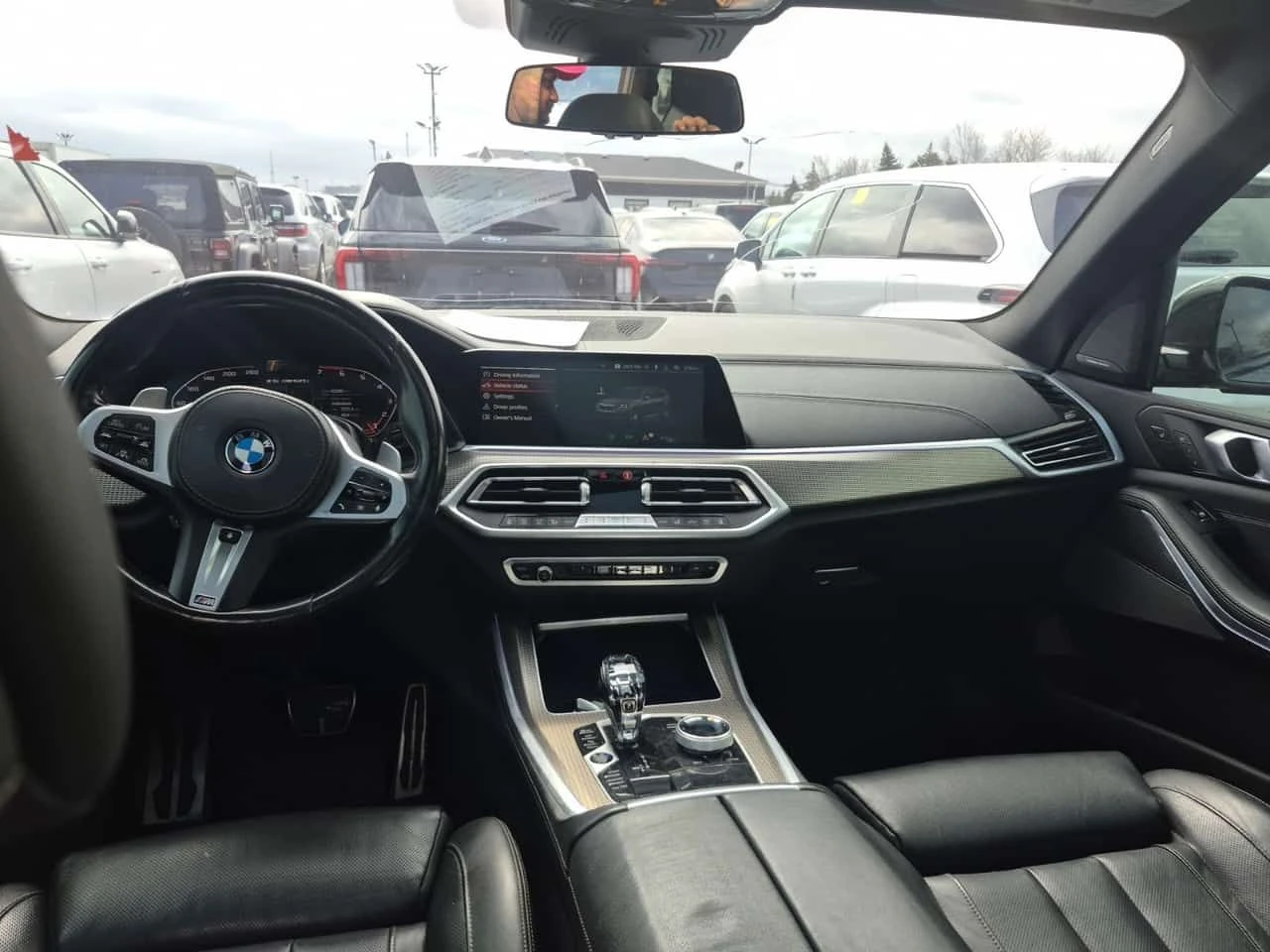 BMW X5 * M50I* МАСАЖИ* ДИСТРОНИК* ОБДУХВАНЕ* H/K* PANO* , снимка 10 - Автомобили и джипове - 54185690