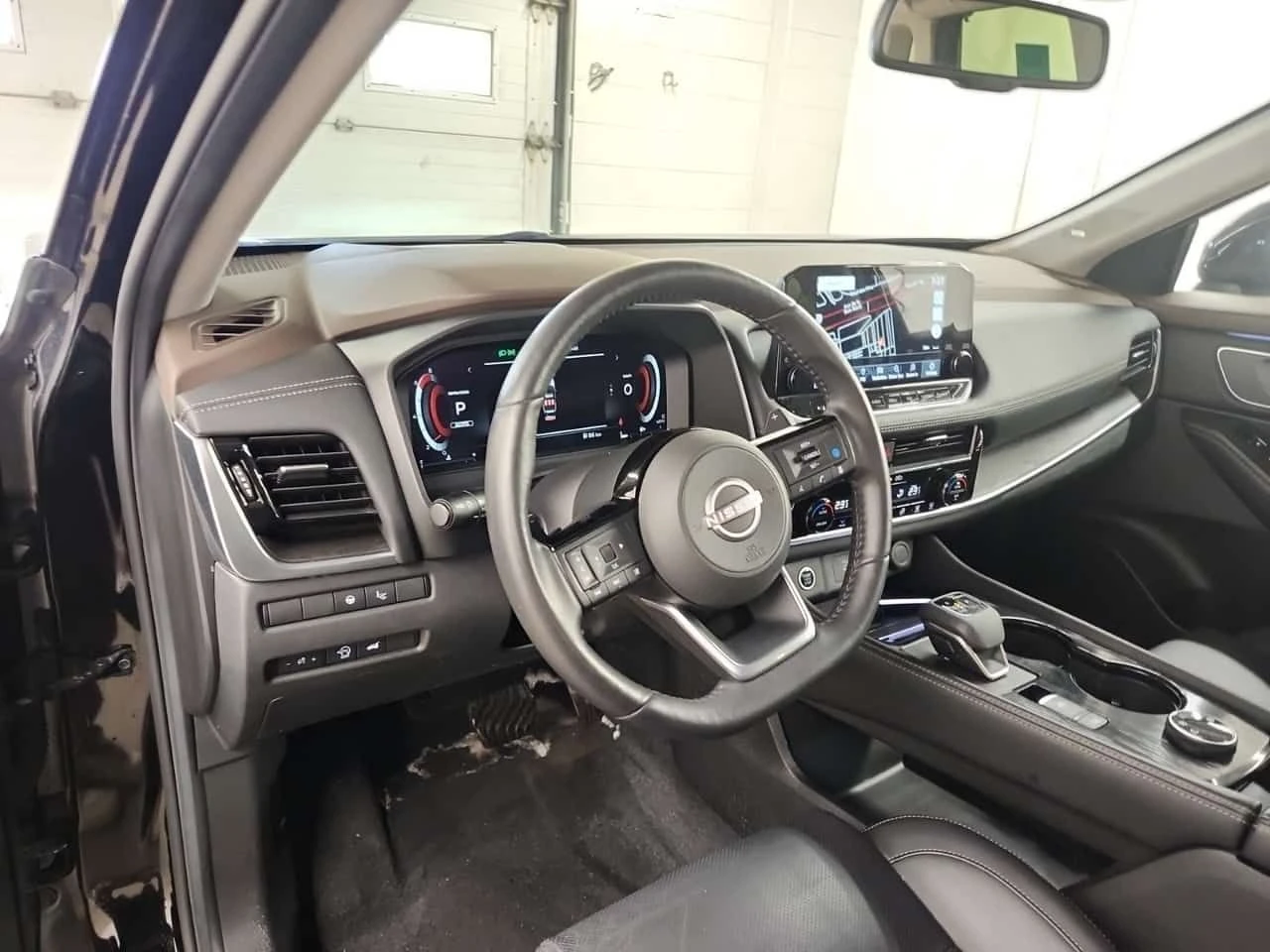 Nissan Rogue * Platinum * ЛИЦЕНЗИРАН ДИЛЪР * 2 КЛЮЧА, снимка 13 - Автомобили и джипове - 54623642