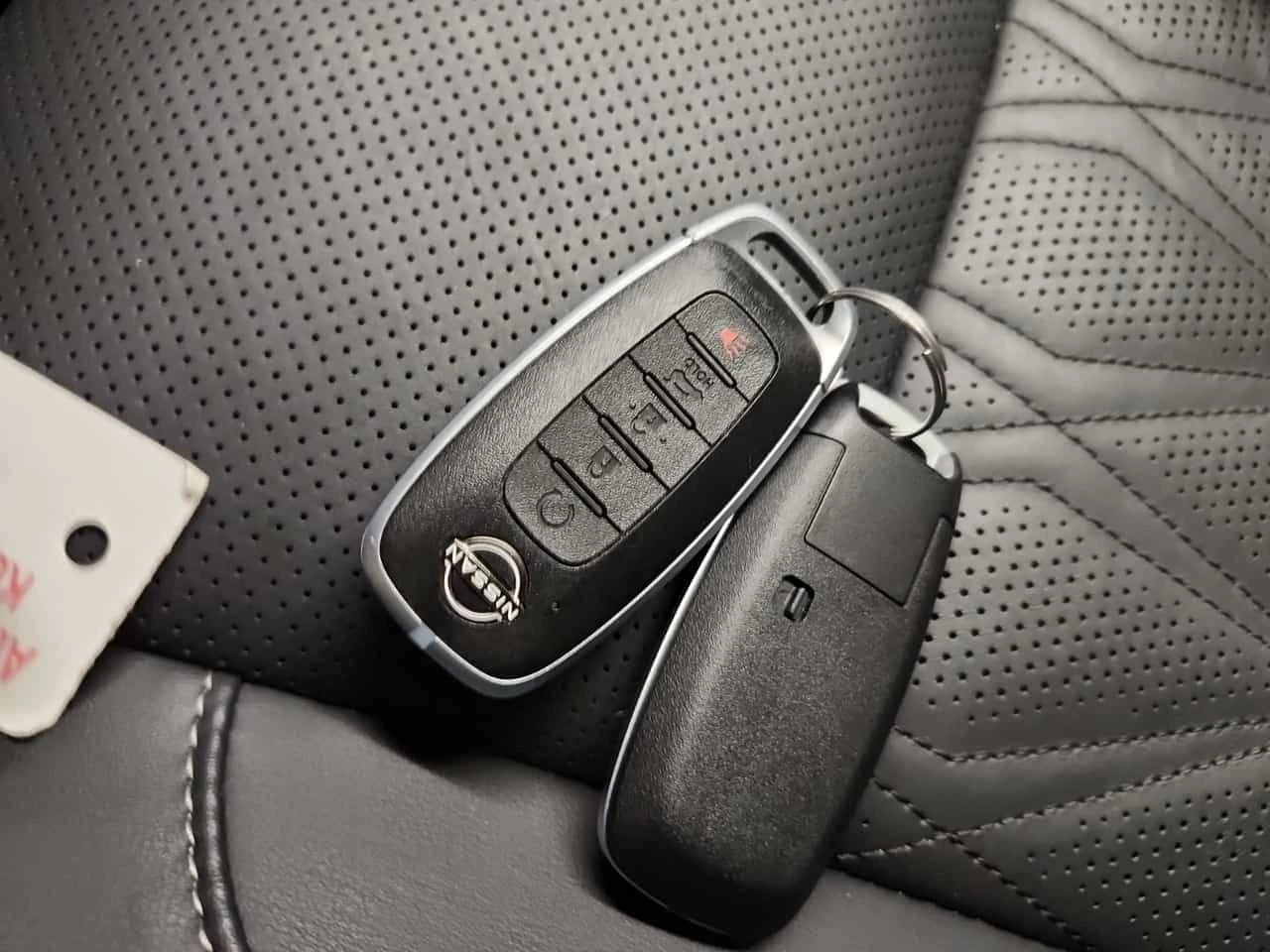 Nissan Rogue * Platinum * ЛИЦЕНЗИРАН ДИЛЪР * 2 КЛЮЧА, снимка 14 - Автомобили и джипове - 54623642