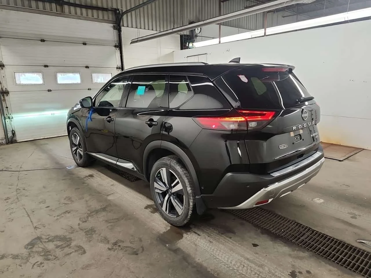 Nissan Rogue * Platinum * ЛИЦЕНЗИРАН ДИЛЪР * 2 КЛЮЧА, снимка 15 - Автомобили и джипове - 54623642