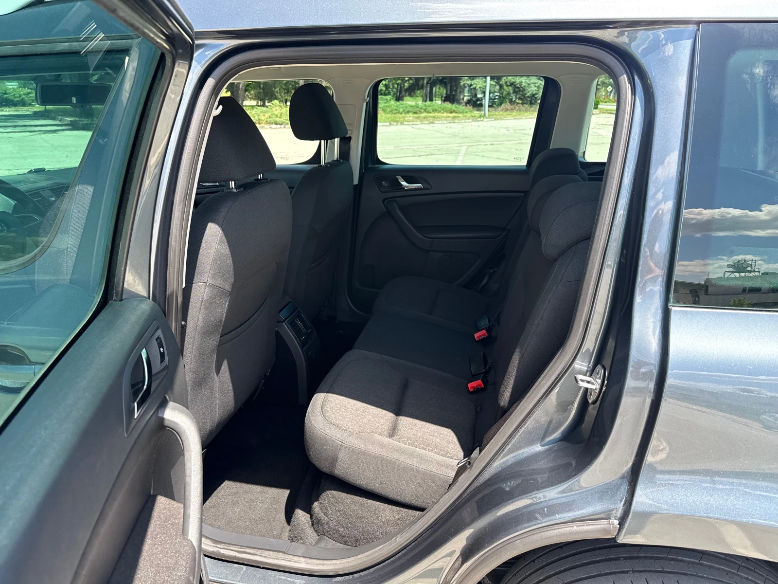 Skoda Yeti 2.0///4x4///Edition///Navi///Led-Xenon///, снимка 12 - Автомобили и джипове - 54681344