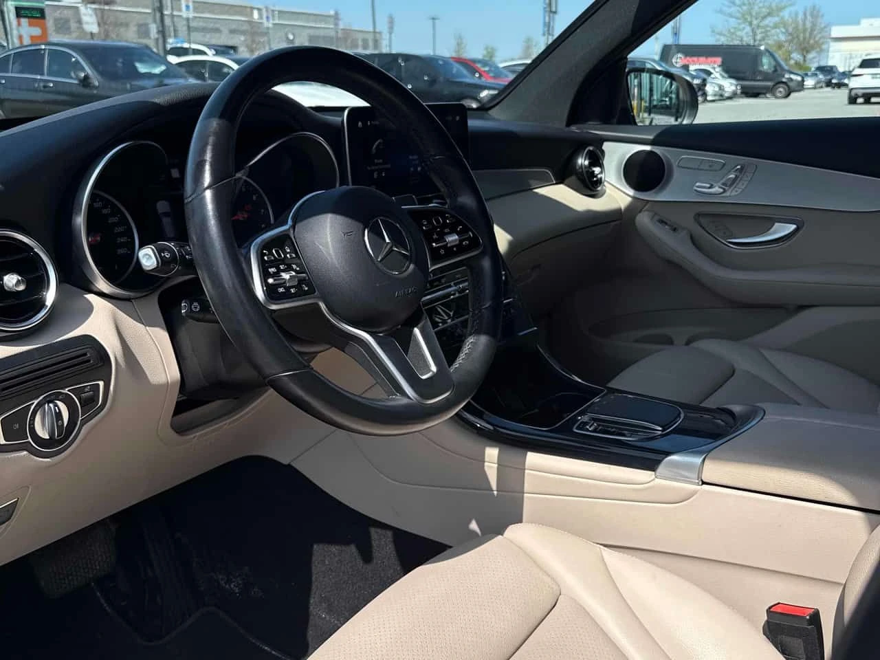 Mercedes-Benz GLC 300 * 4MATIC * ПРЕДСТАВИТЕЛСТВО * 360, снимка 5 - Автомобили и джипове - 54683681