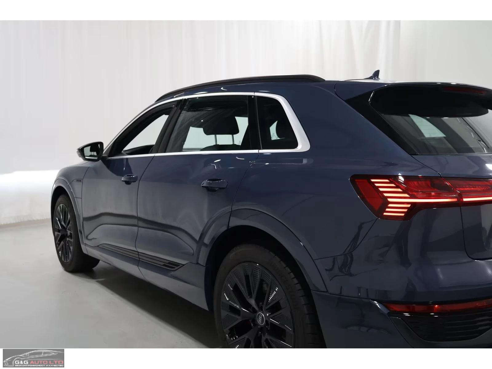 Audi Q8 50/QUATTRO/340HP/ADVANCED/360/LED/NAVI/HUD/372q, снимка 3 - Автомобили и джипове - 54780057