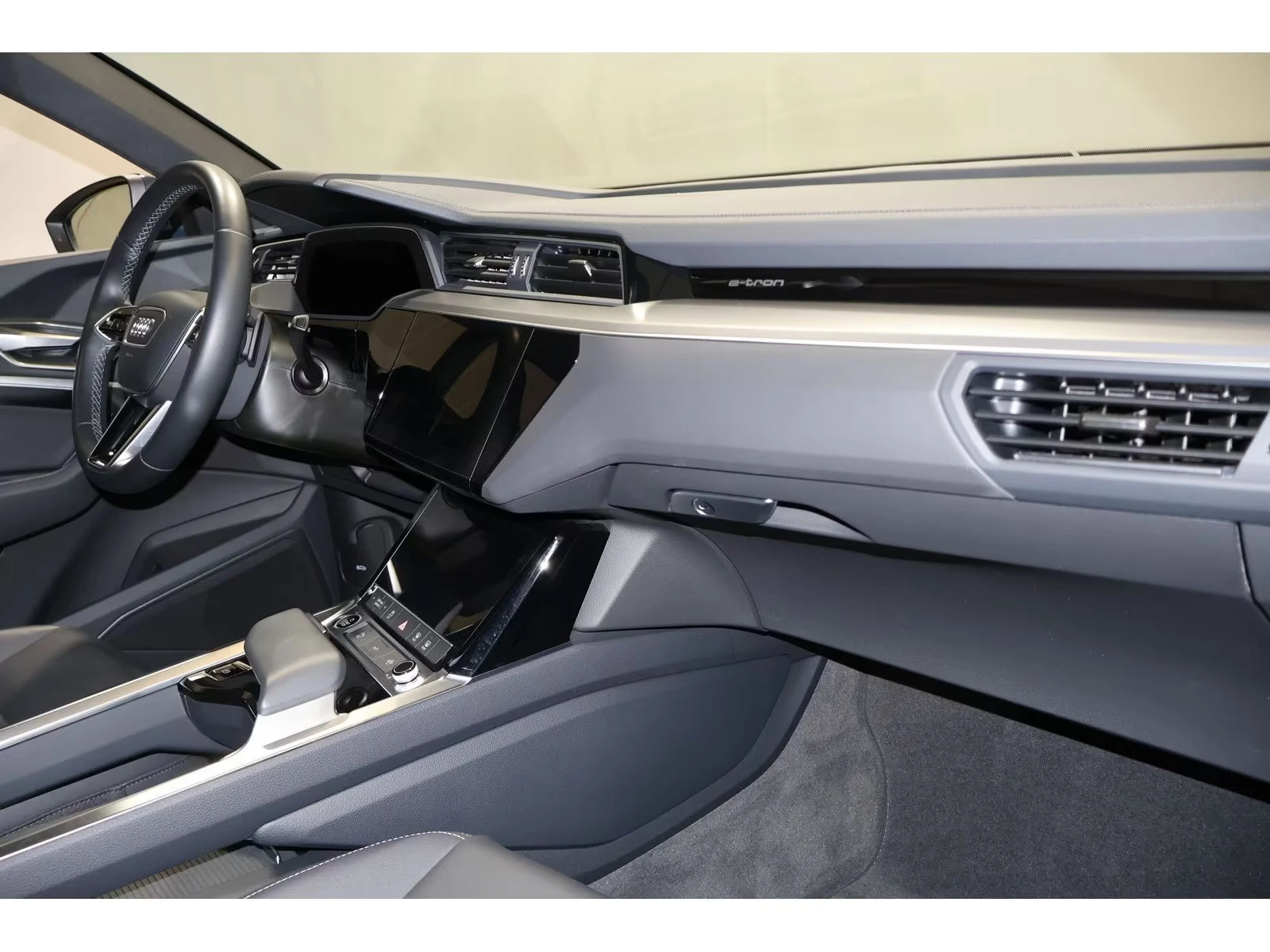 Audi Q8 50/QUATTRO/340HP/ADVANCED/360/LED/NAVI/HUD/372q, снимка 14 - Автомобили и джипове - 54780057