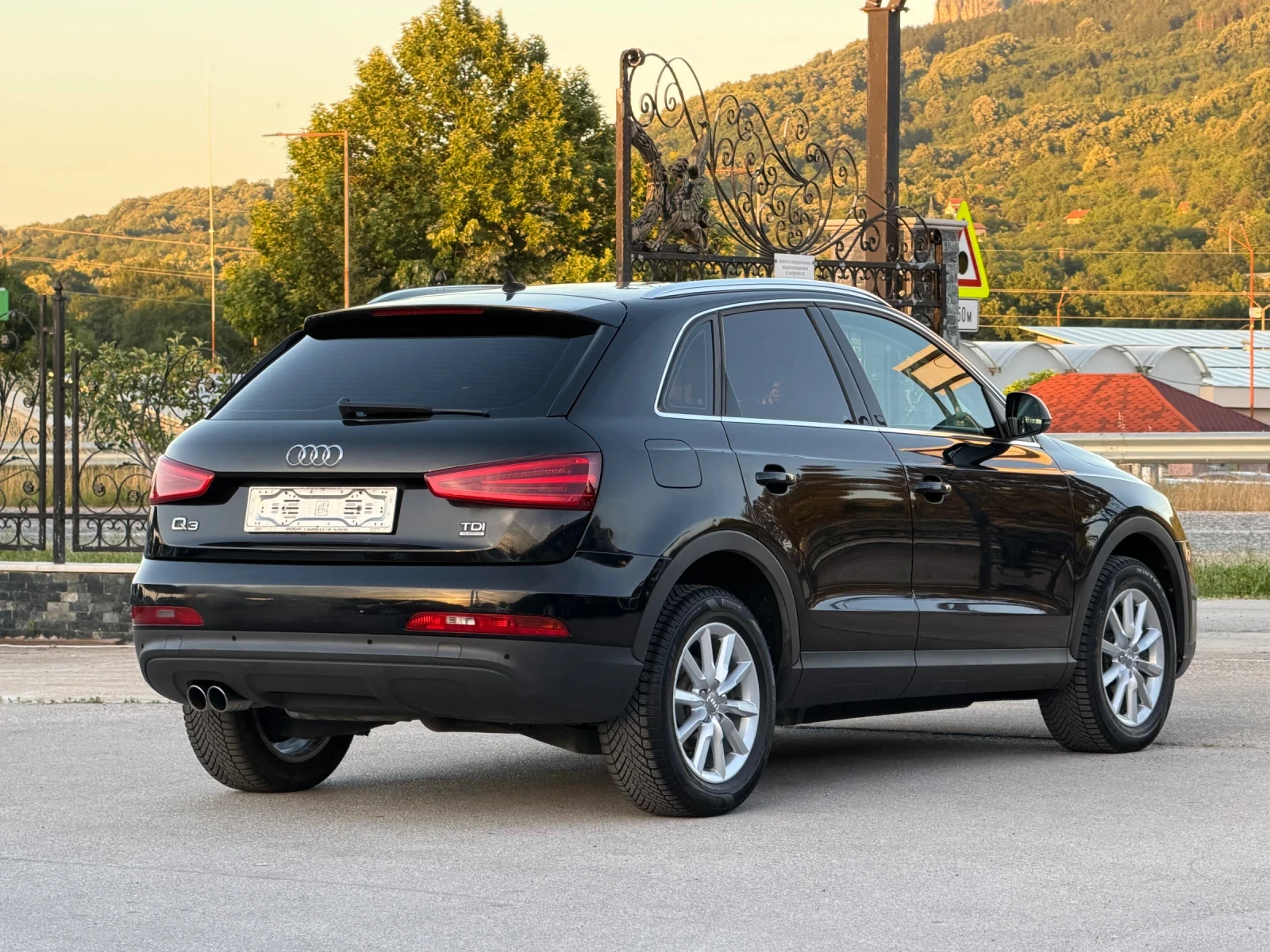 Audi Q3 2.0TDI QUATTRO ИТАЛИЯ, снимка 6 - Автомобили и джипове - 54907477