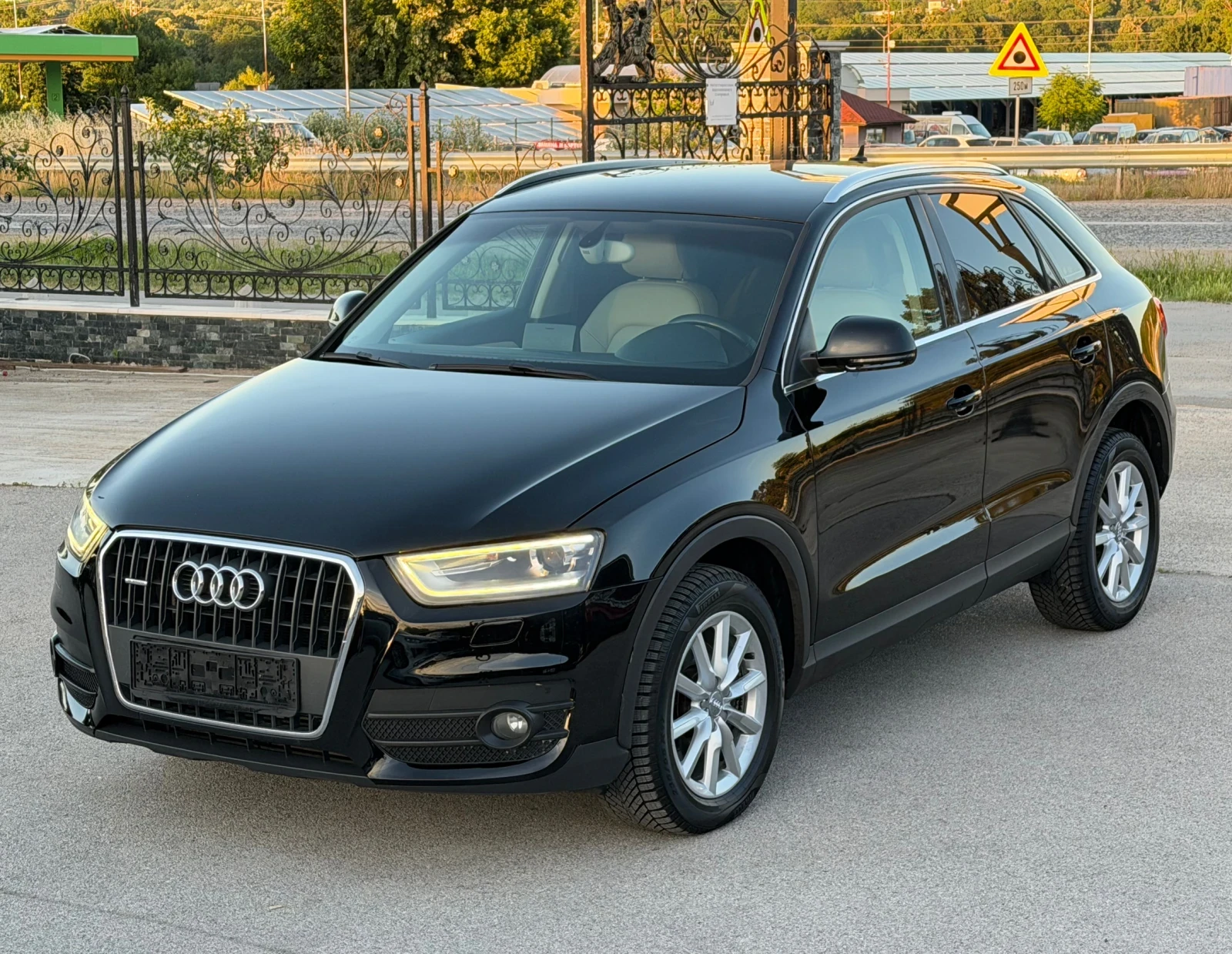 Audi Q3 2.0TDI QUATTRO ИТАЛИЯ, снимка 2 - Автомобили и джипове - 54907477