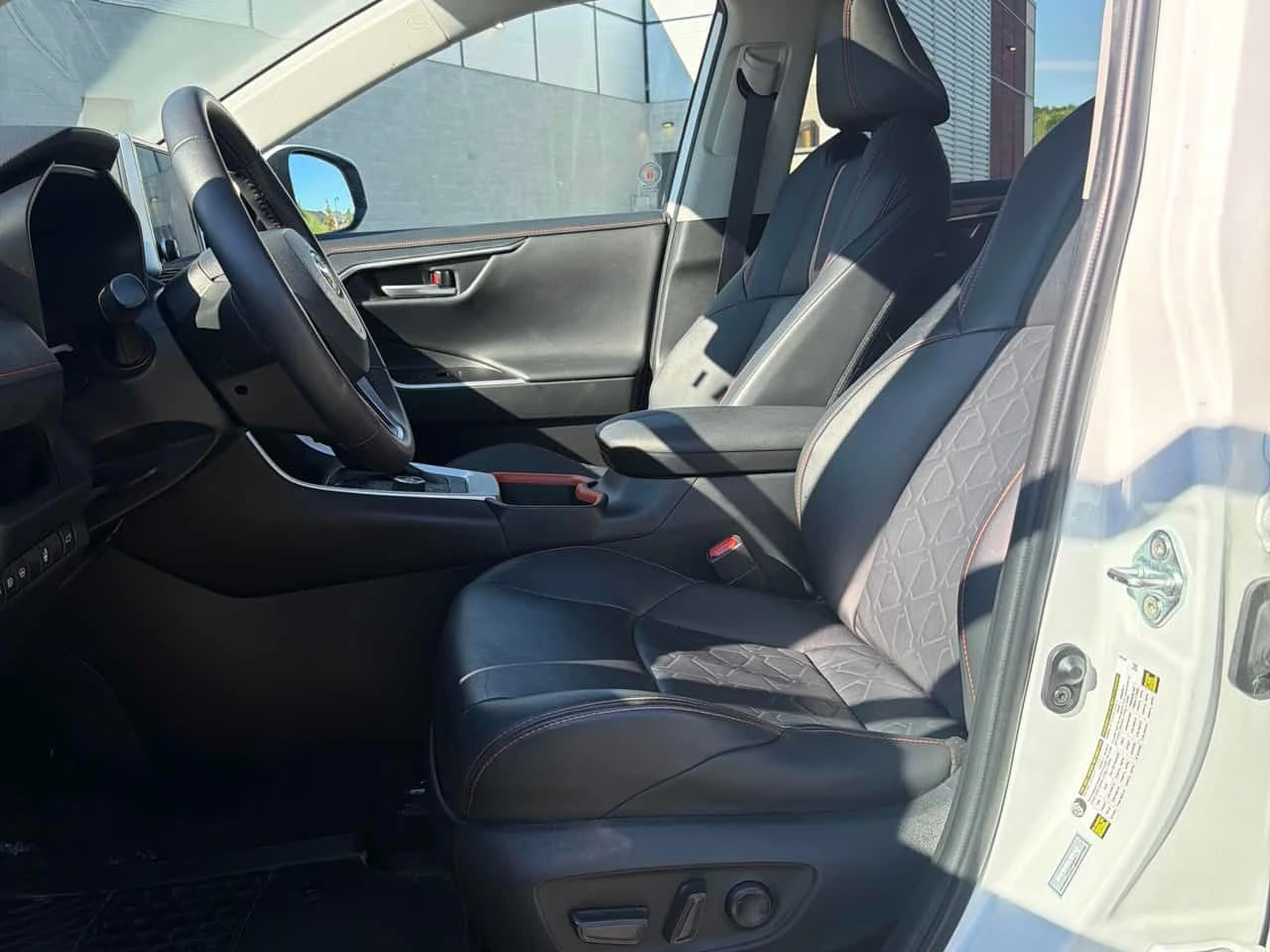Toyota Rav4 * Trail* АВТОКРЕДИТ БЕЗ ПЪРВОНАЧАЛНА ВНОСКА* , снимка 15 - Автомобили и джипове - 55083021