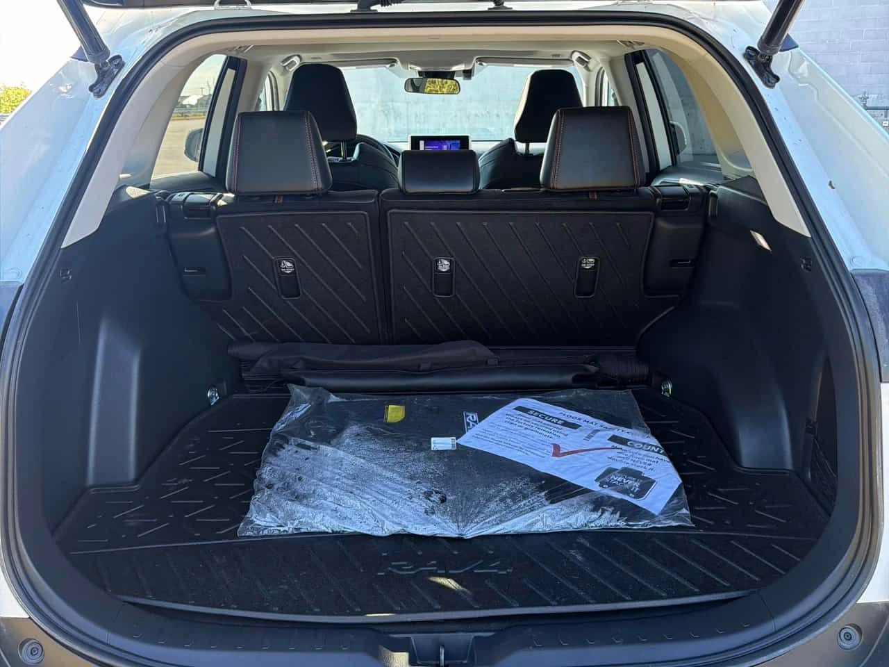 Toyota Rav4 * Trail* АВТОКРЕДИТ БЕЗ ПЪРВОНАЧАЛНА ВНОСКА* , снимка 17 - Автомобили и джипове - 55083021
