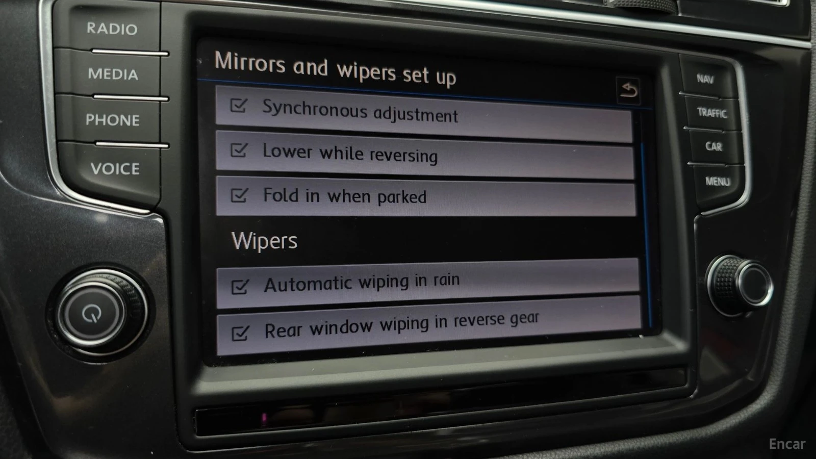 VW Tiguan TSI 4Motion* КОЖА* НАВИ* ПАНО, снимка 13 - Автомобили и джипове - 55545487