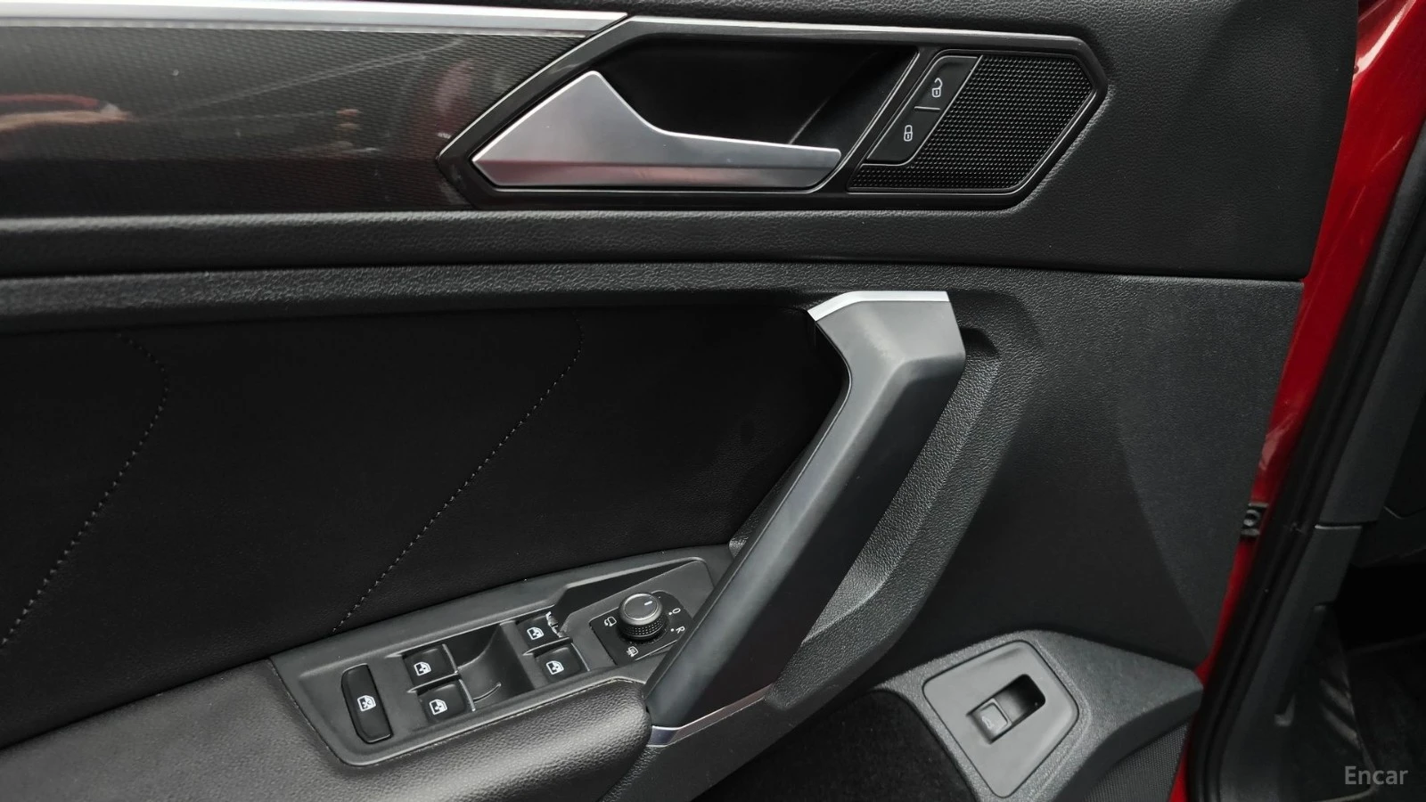 VW Tiguan TSI 4Motion* КОЖА* НАВИ* ПАНО, снимка 15 - Автомобили и джипове - 55545487
