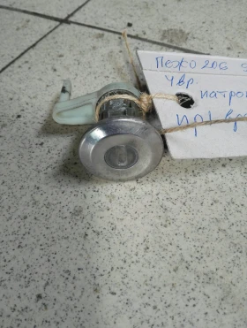 Патрон врата преден ляв Пежо 206 (5)