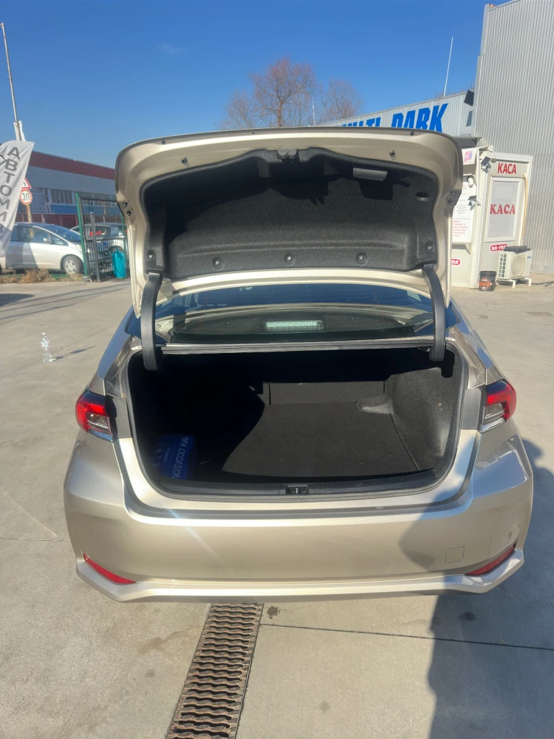 Toyota Corolla HSD 1.8 Exectuive, снимка 7 - Автомобили и джипове - 48671086