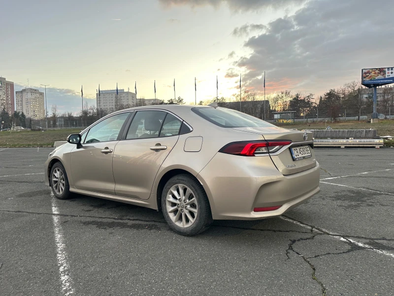 Toyota Corolla HSD 1.8 Exectuive, снимка 3 - Автомобили и джипове - 48250680