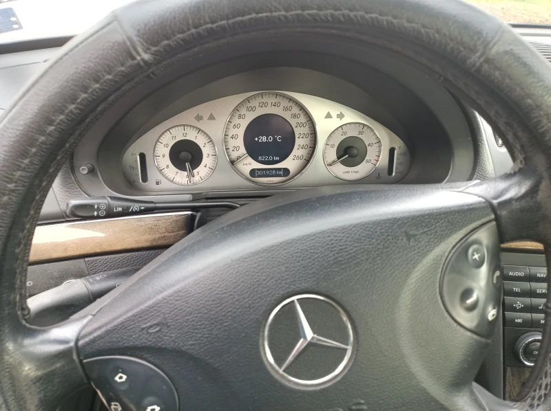 Mercedes-Benz E 270, снимка 9 - Автомобили и джипове - 48442752