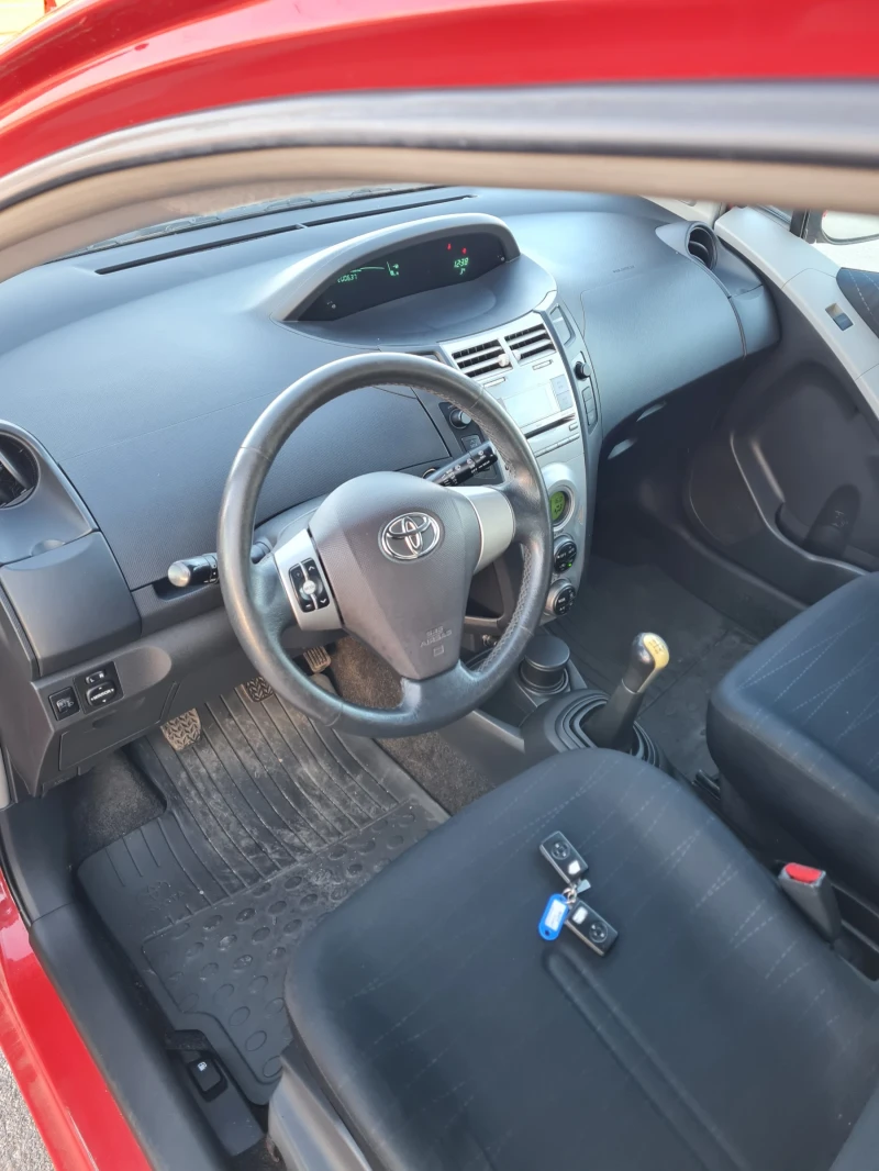 Toyota Yaris 1.3 VVTI  87к.с.2006г. Бензин , снимка 7 - Автомобили и джипове - 48584430