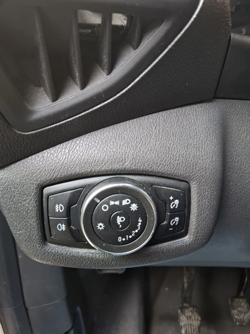 Ford Connect, снимка 10 - Автомобили и джипове - 49225144