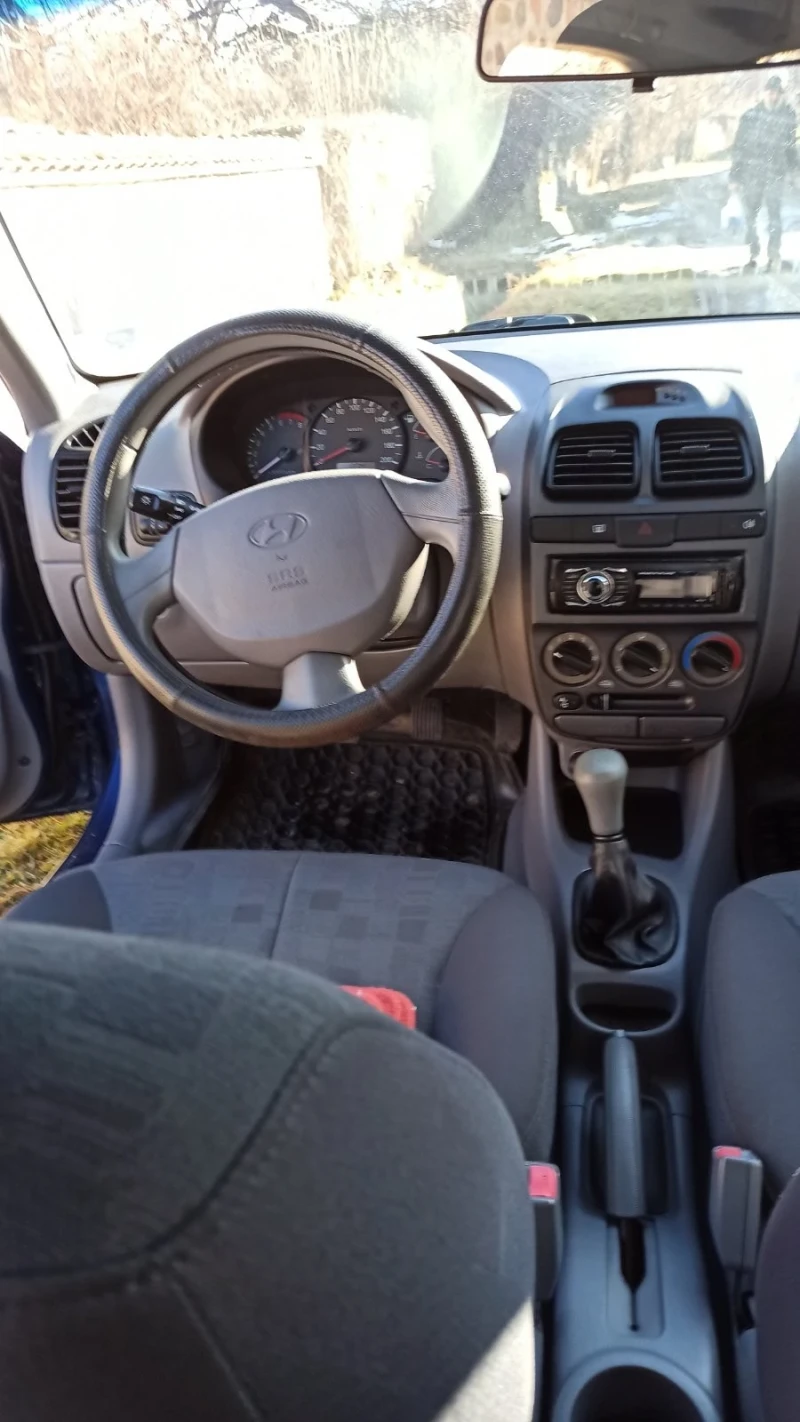 Hyundai Accent Седан, снимка 3 - Автомобили и джипове - 49274046