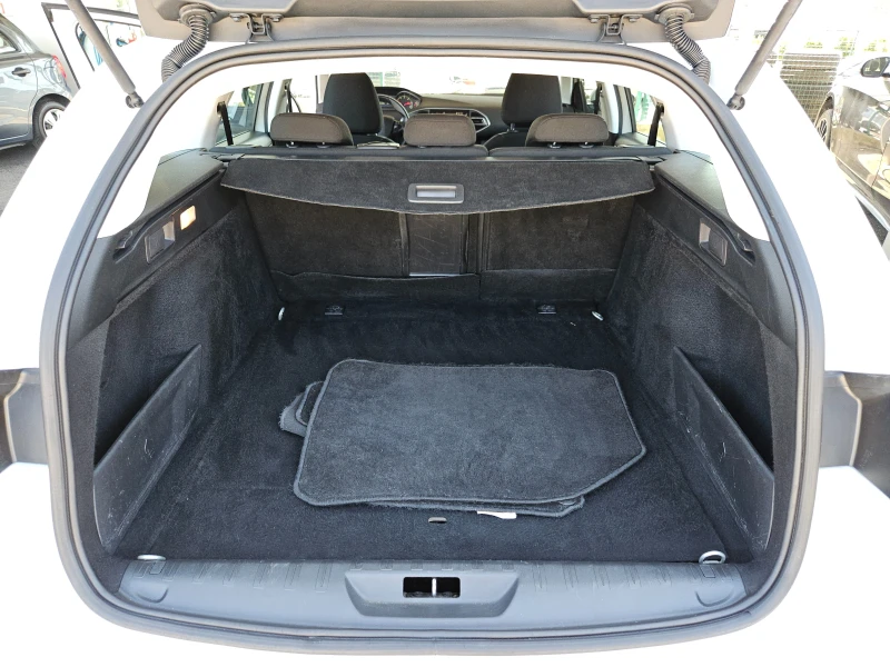Peugeot 308 1.5BlueHDI/BLACK FRIDAY/ACC/LED/NAVI/БЛУТУТ/EURO 6, снимка 4 - Автомобили и джипове - 51523998