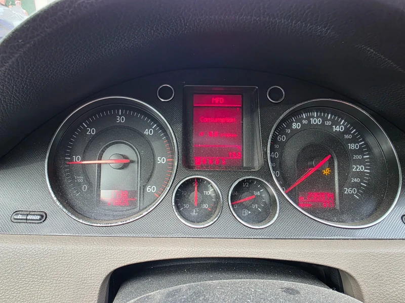 VW Passat, снимка 11 - Автомобили и джипове - 52583205