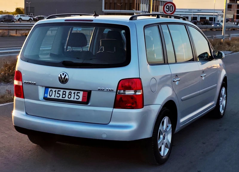 VW Touran 2.0TDI 140ks, снимка 5 - Автомобили и джипове - 51827398