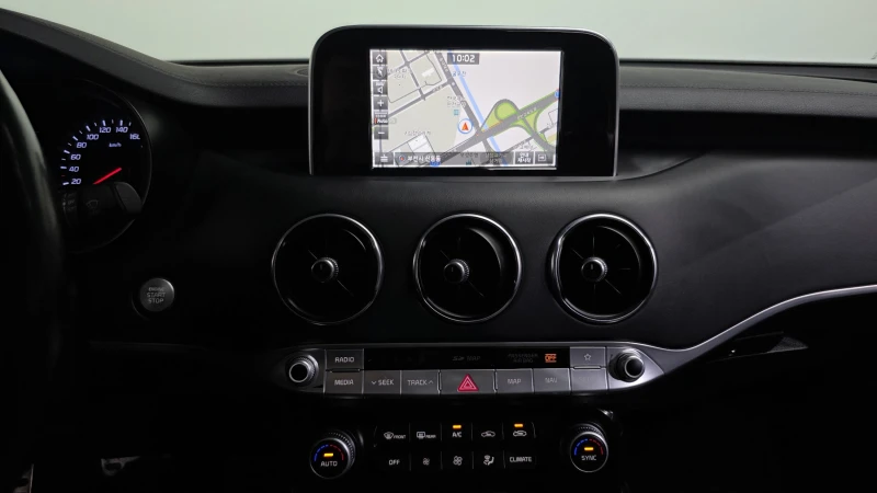 Kia Stinger 2.0T 2WD PLATINUM autogeorge.com, снимка 13 - Автомобили и джипове - 52079627