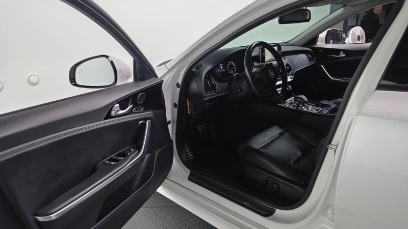 Kia Stinger 2.0T 2WD PLATINUM autogeorge.com, снимка 9 - Автомобили и джипове - 52079627