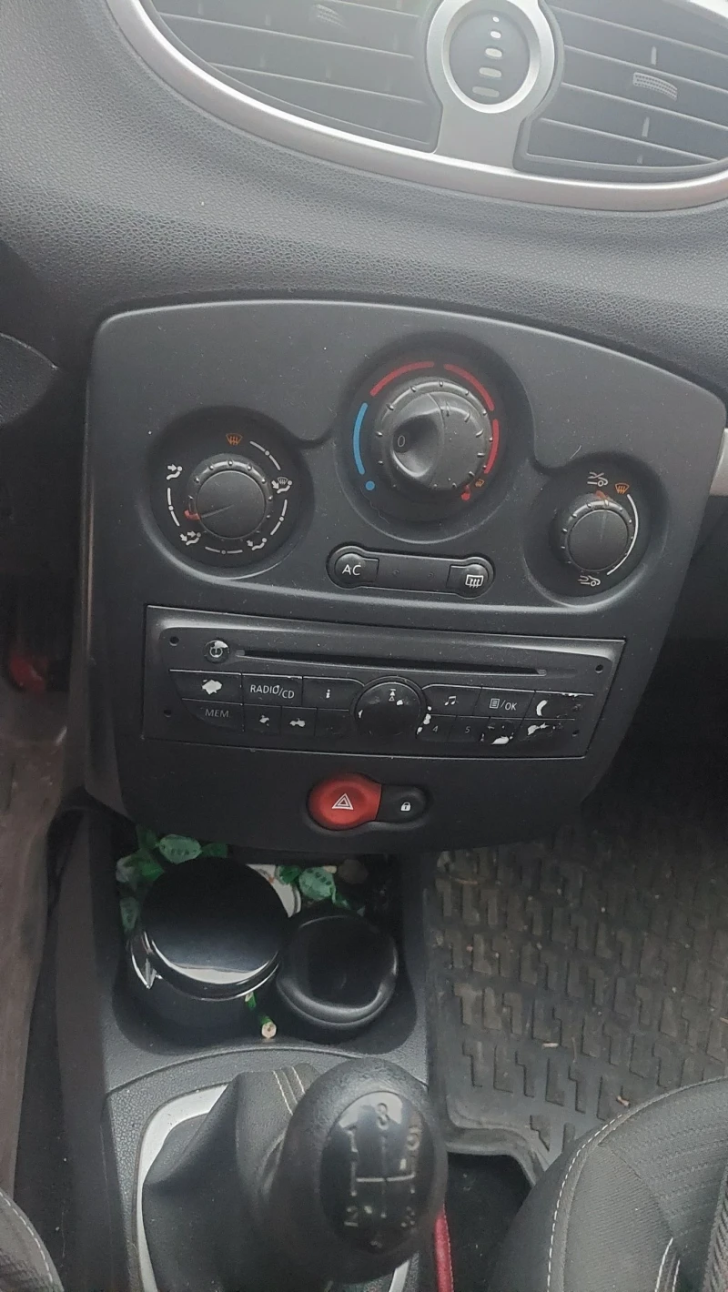 Renault Clio 1.2 Газ/бензин, снимка 11 - Автомобили и джипове - 52323188