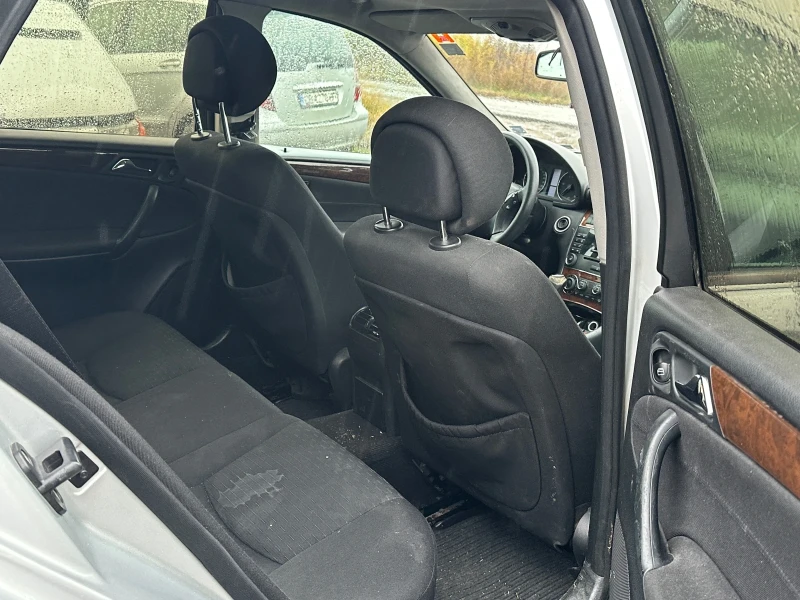 Mercedes-Benz C 220, снимка 8 - Автомобили и джипове - 52590316
