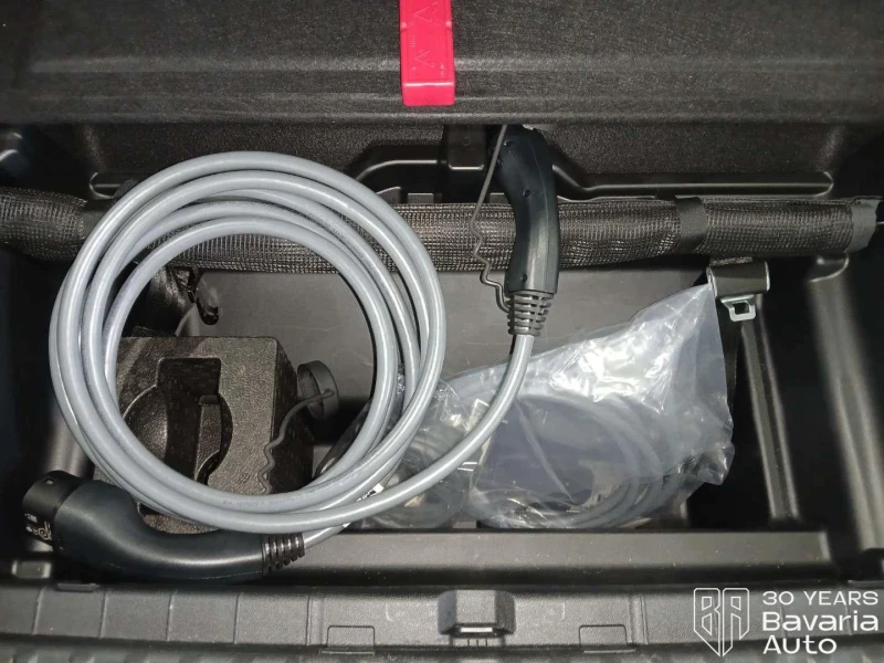 BMW iX 40 xDrive Sport, снимка 13 - Автомобили и джипове - 52834381