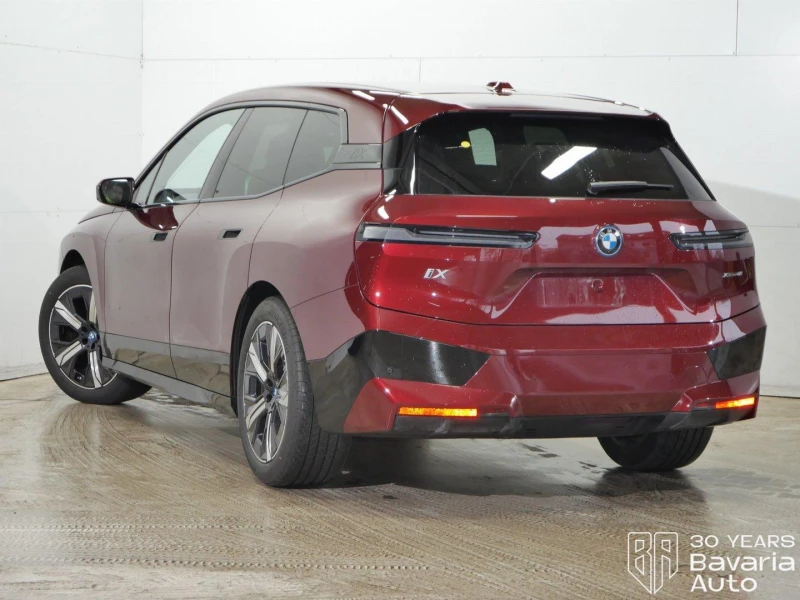 BMW iX 40 xDrive Sport, снимка 2 - Автомобили и джипове - 52834381