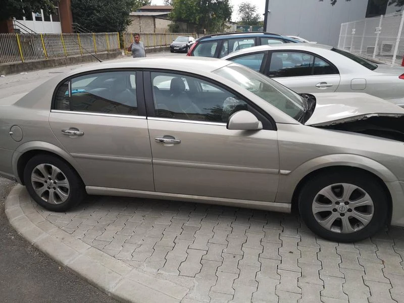 Opel Vectra 1.8i, снимка 5 - Автомобили и джипове - 45944424