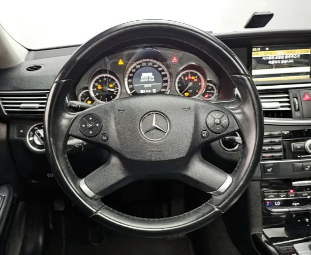 Mercedes-Benz E 220 Avantgarde - изображение 10