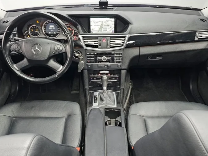 Mercedes-Benz E 220 Avantgarde - изображение 6