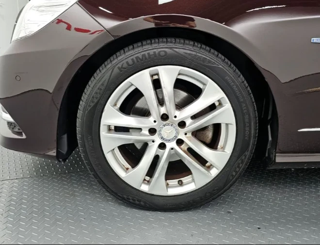 Mercedes-Benz E 220 Avantgarde - изображение 5