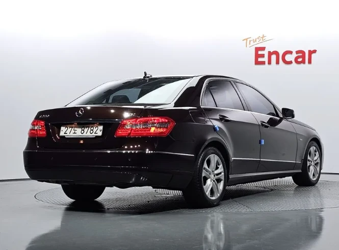 Mercedes-Benz E 220 Avantgarde - изображение 2