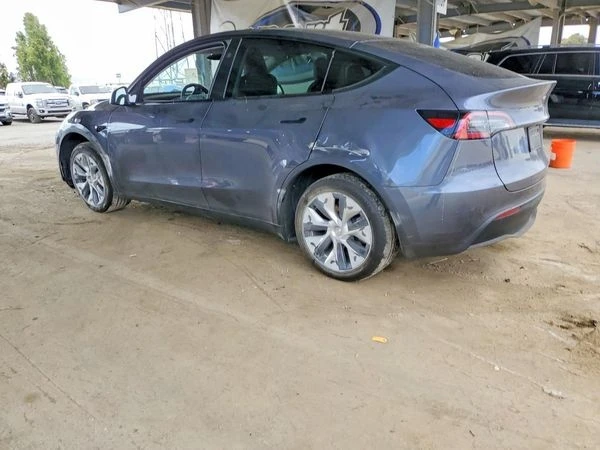 Tesla Model Y, снимка 3 - Автомобили и джипове - 56082734