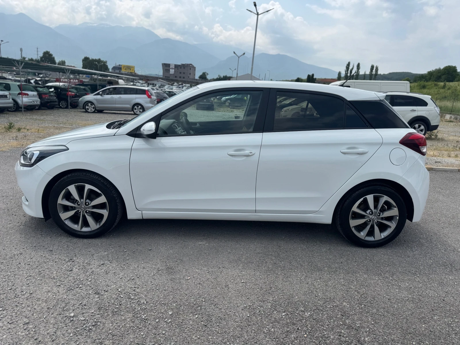 Hyundai I20 1.2i LED - изображение 8